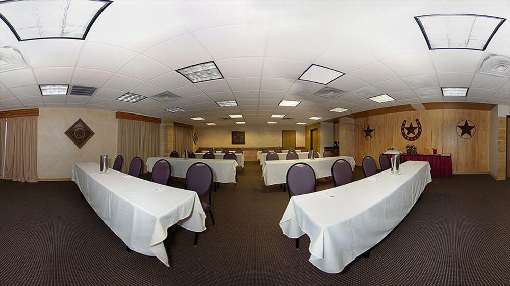 Comfort Suites Austin Airport Bagian luar foto