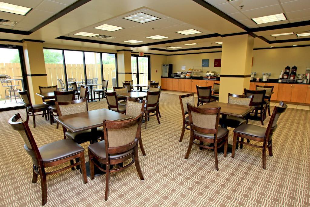 Comfort Suites Austin Airport Bagian luar foto