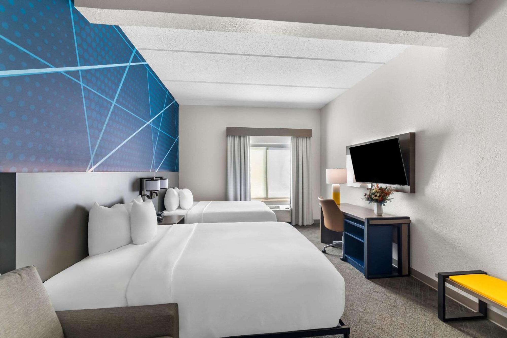 Comfort Suites Austin Airport Bagian luar foto