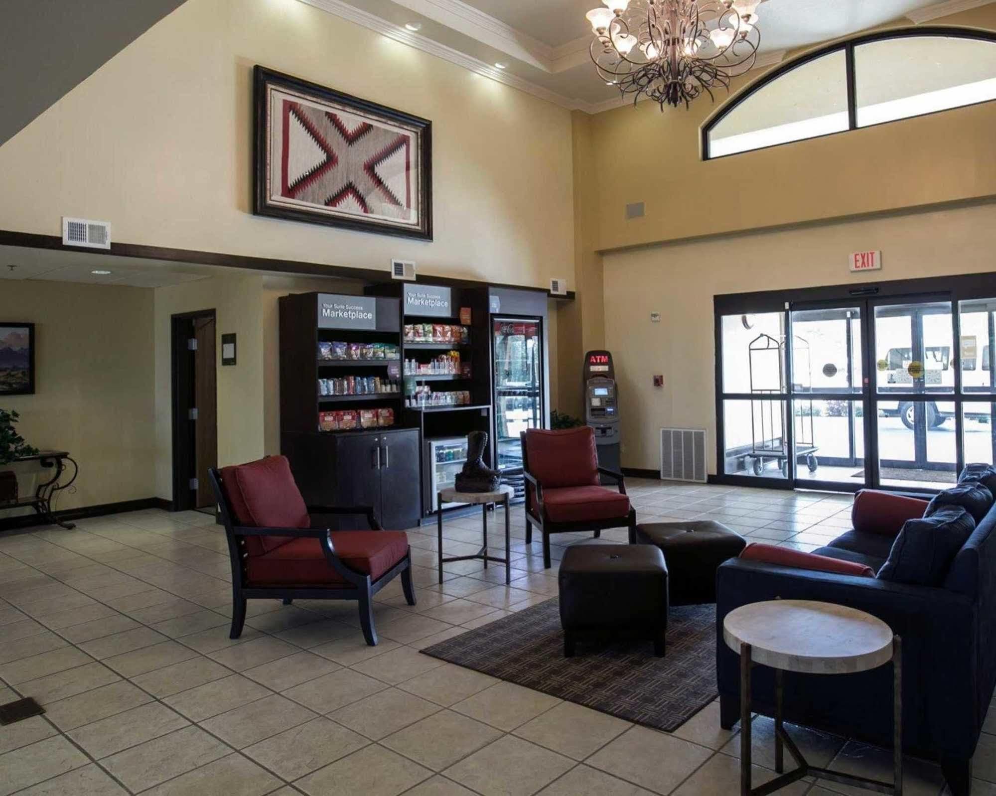 Comfort Suites Austin Airport Bagian luar foto